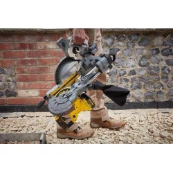 INGLETEADORA 7.1/4" 20V S/BAT SCM701-B2 STANLEY